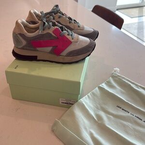 Off- white HG runner